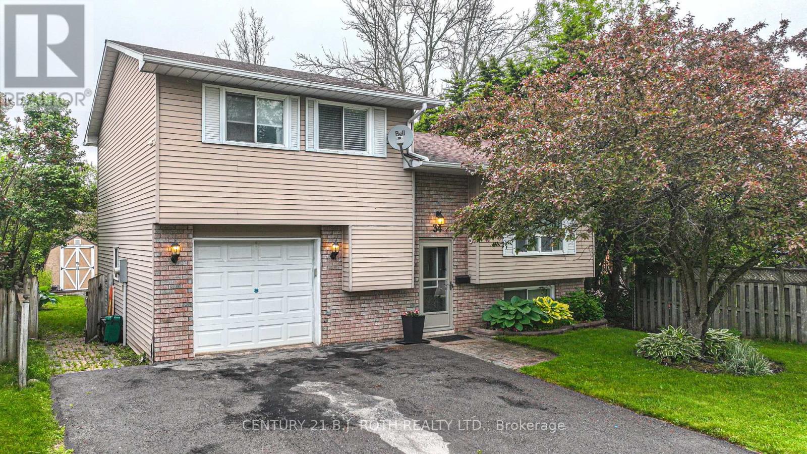 34 Shannon St, Orillia, ON L3V 7K4