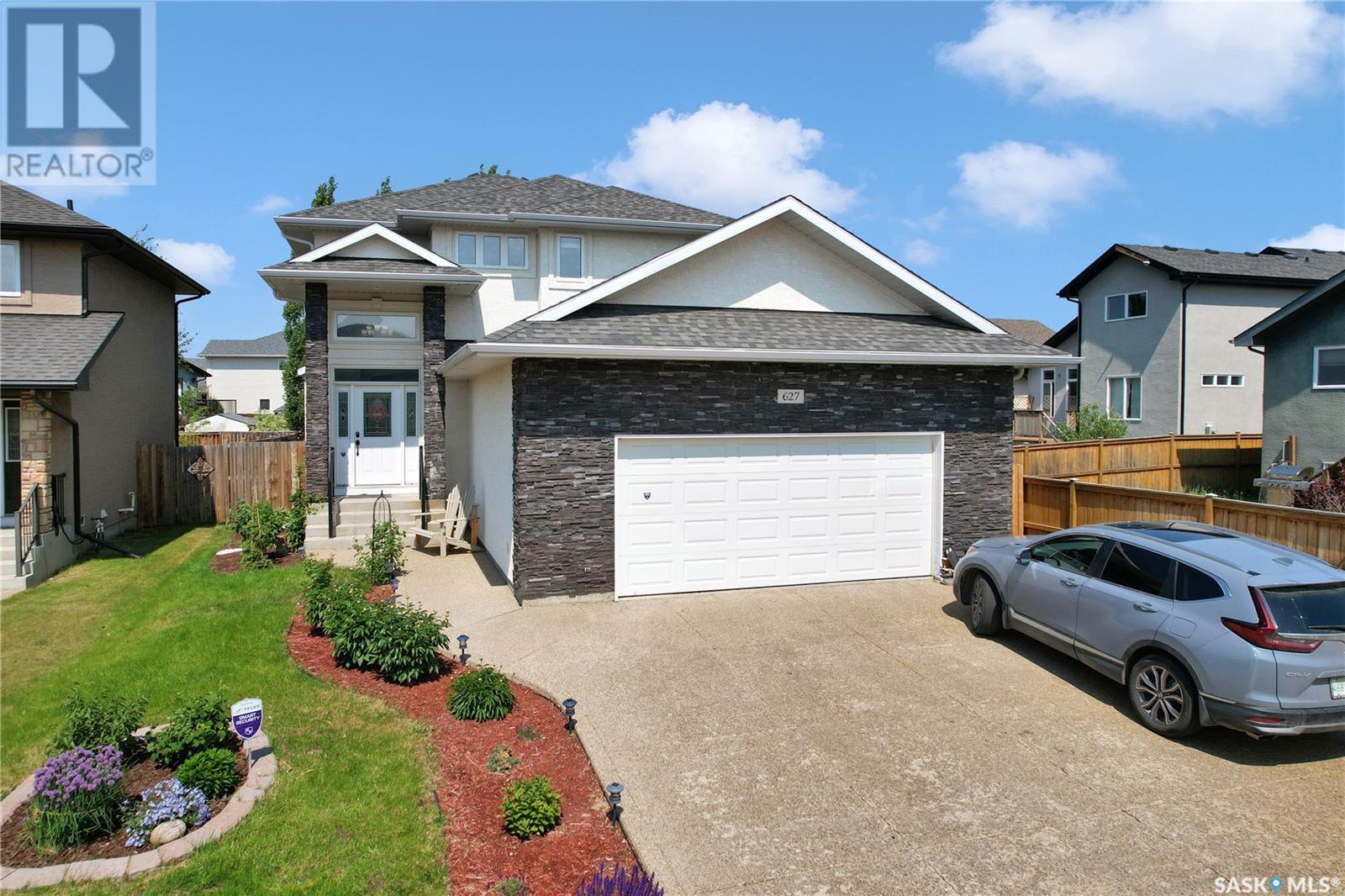 627 Rempel Cres, Saskatoon, SK S7T 0J2