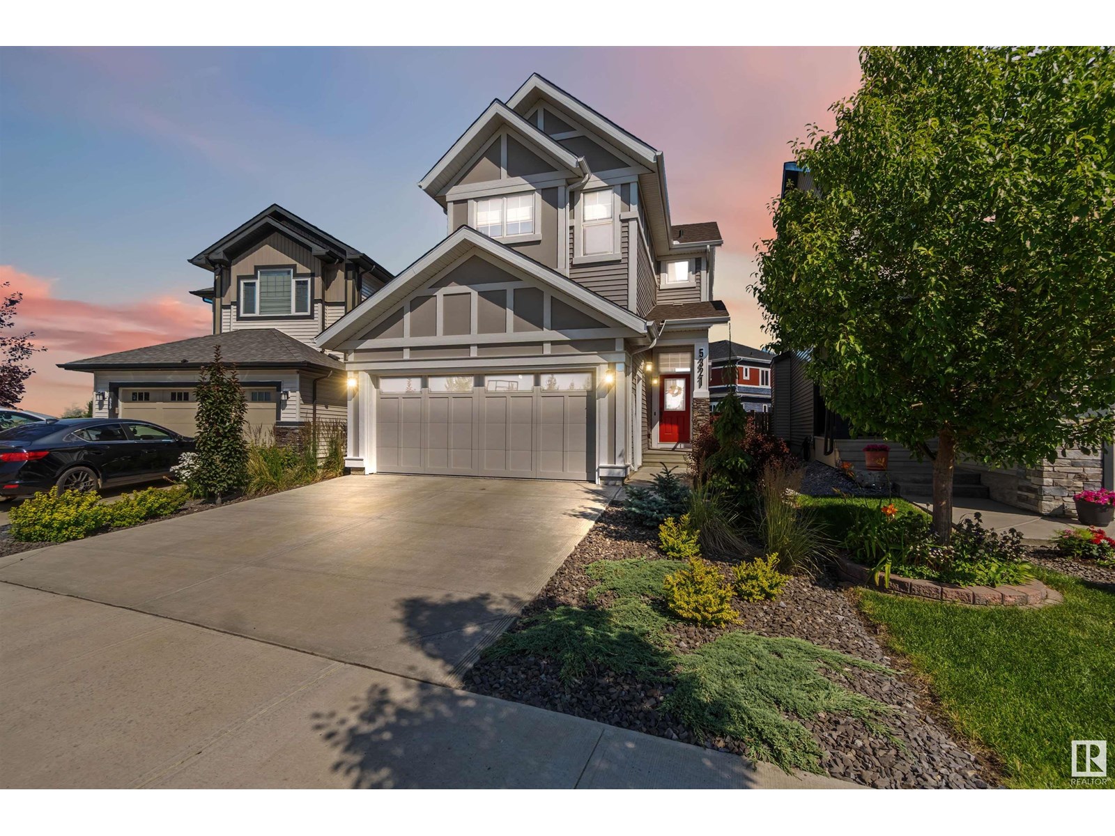 5321 Schonsee Dr NW, Edmonton, AB T5Z 0M5
