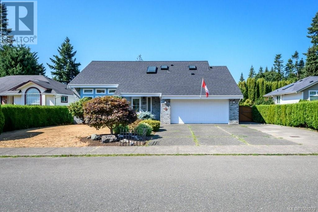 1755 Thorpe Ave, Courtenay, BC V9M 8M3