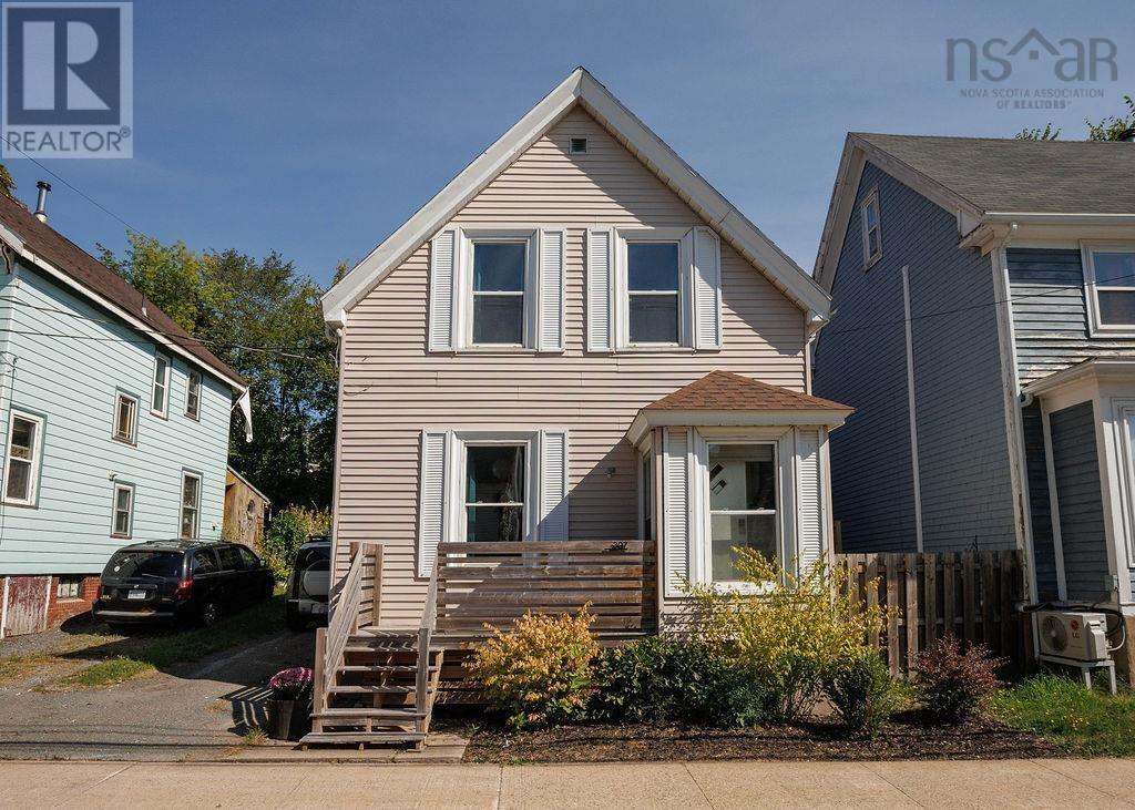 307 Gerrish St, Windsor, NS B0N 2T0