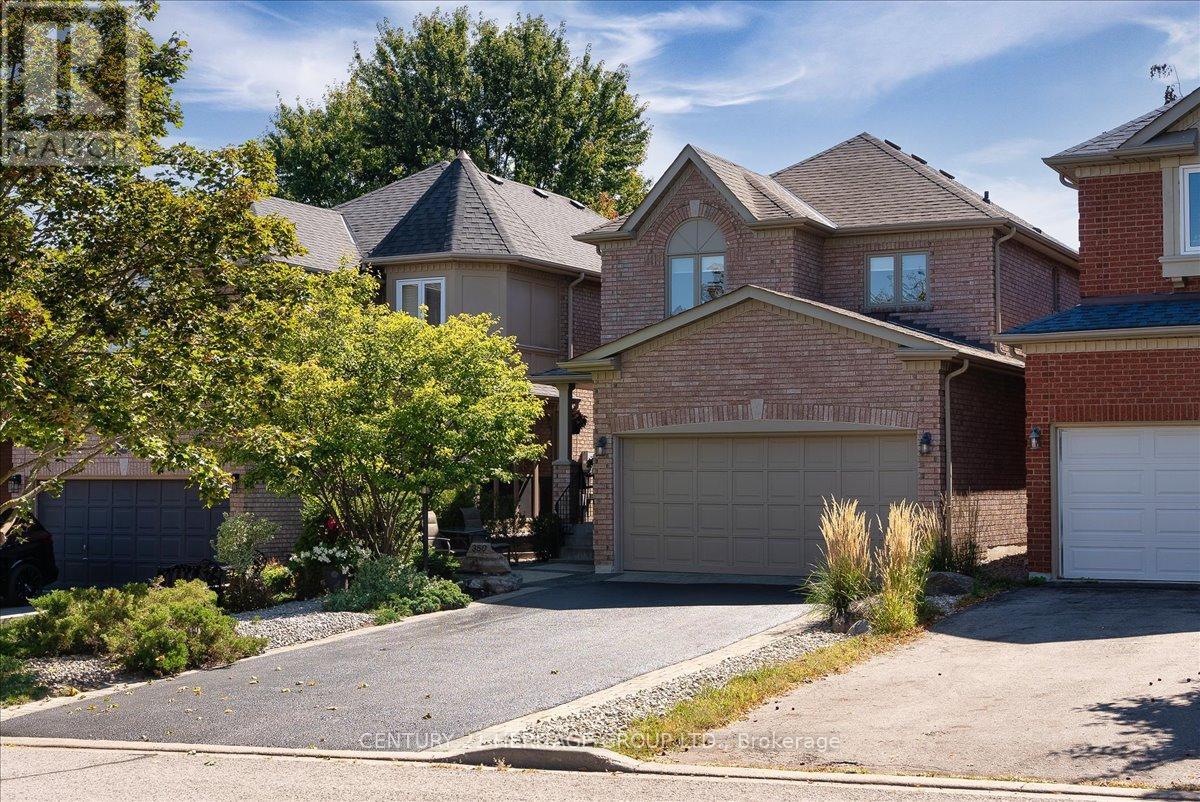 350 Hewitt Cir, Newmarket, ON L3X 2H1