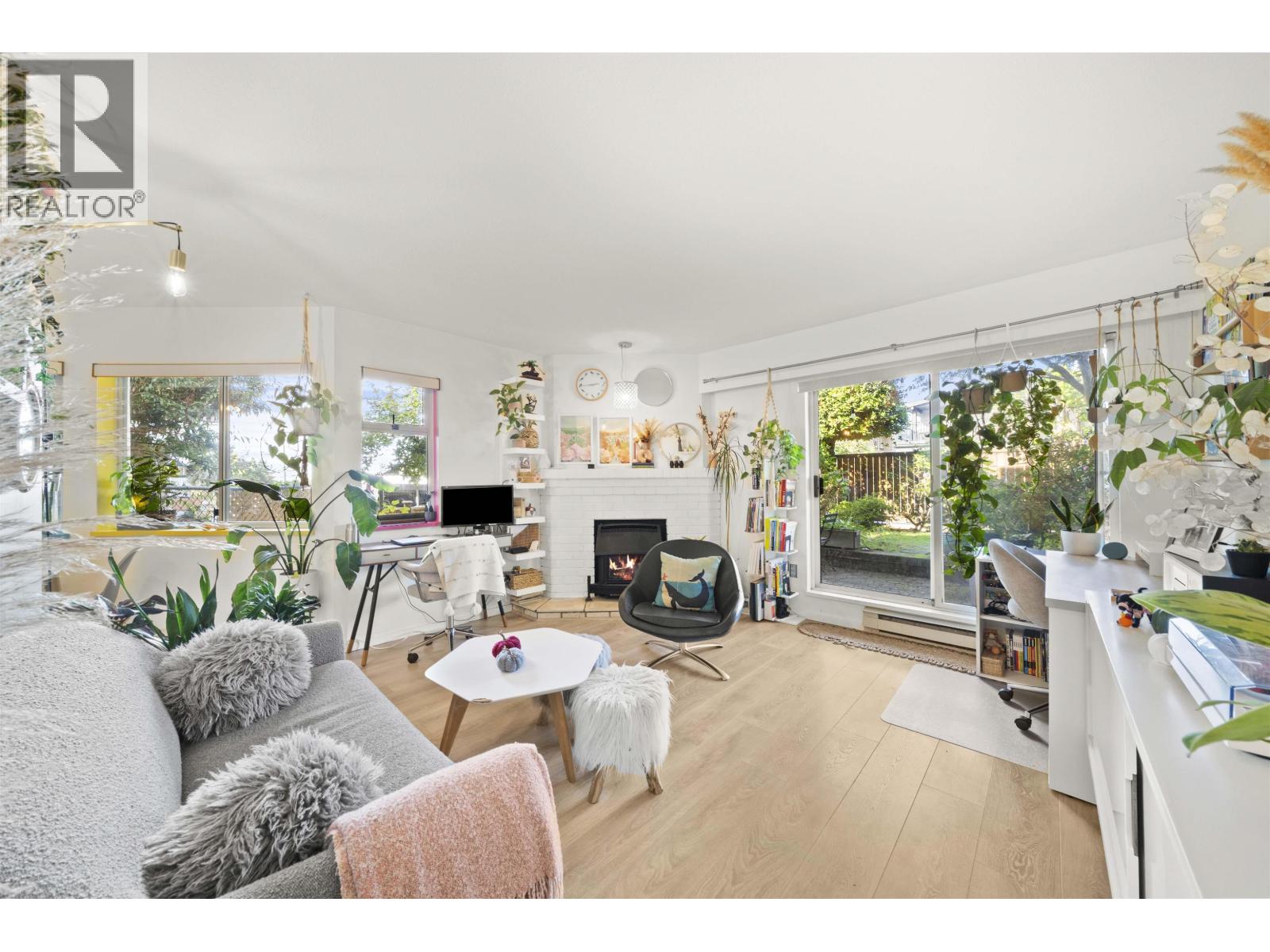 3861 Albert Street Unit 101, Burnaby, BC V5C 2C8