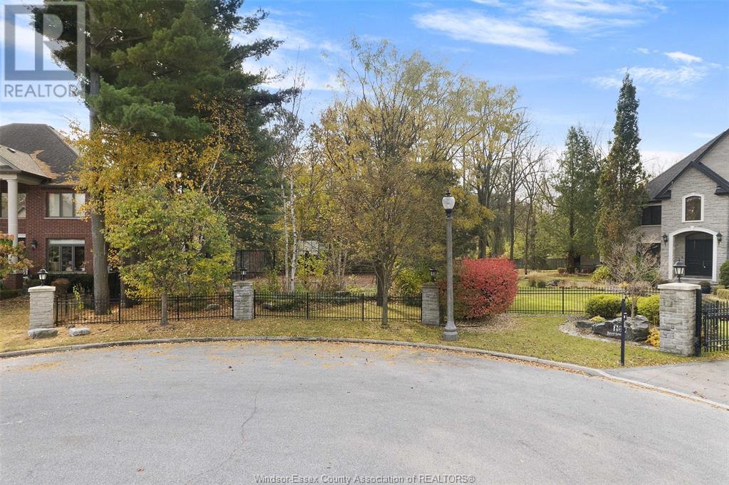 1104 Deerview Cres, Lasalle, ON N9J 0A7