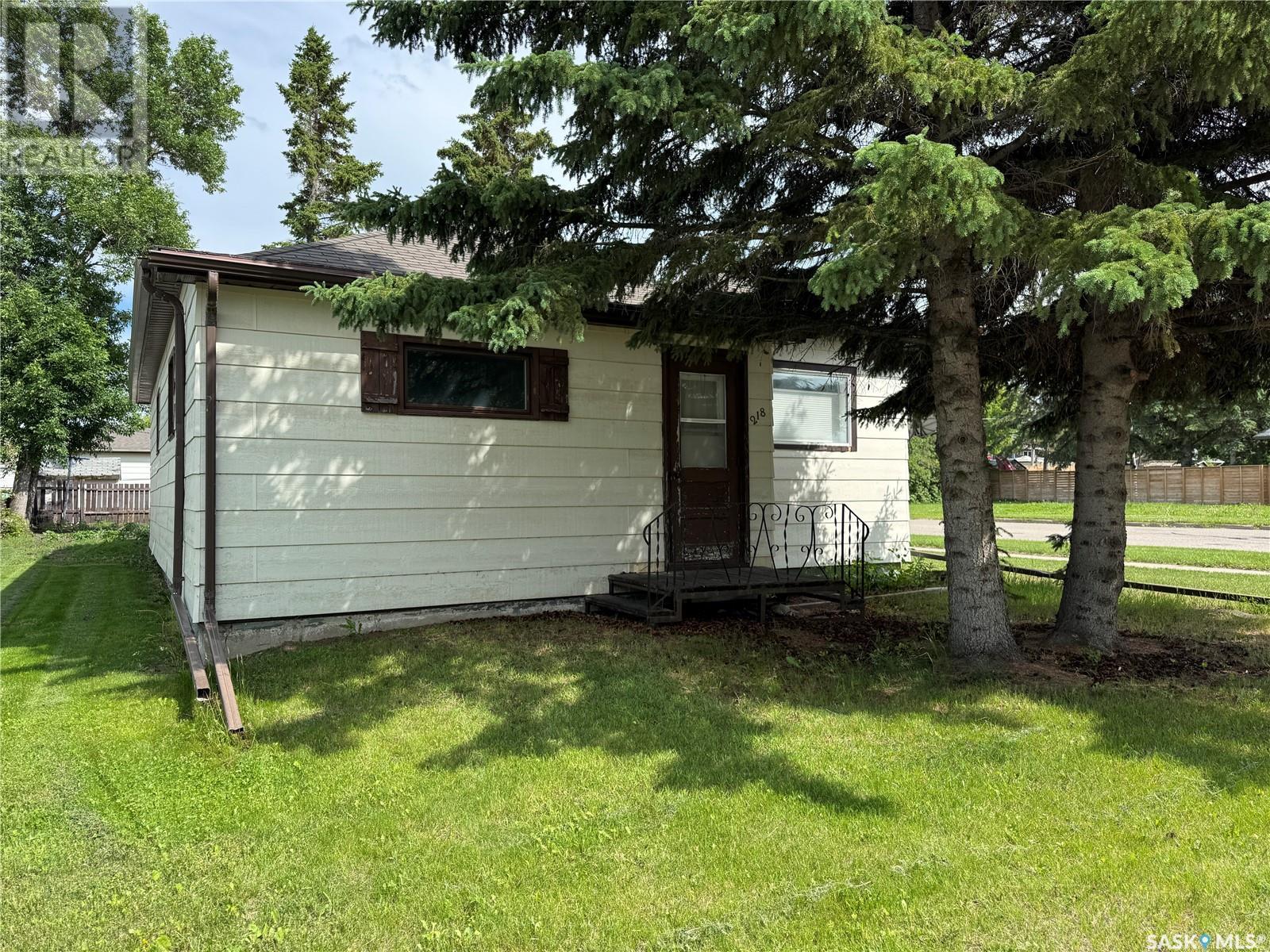 218 4 Street East, Wynyard, SK S0A 4T0