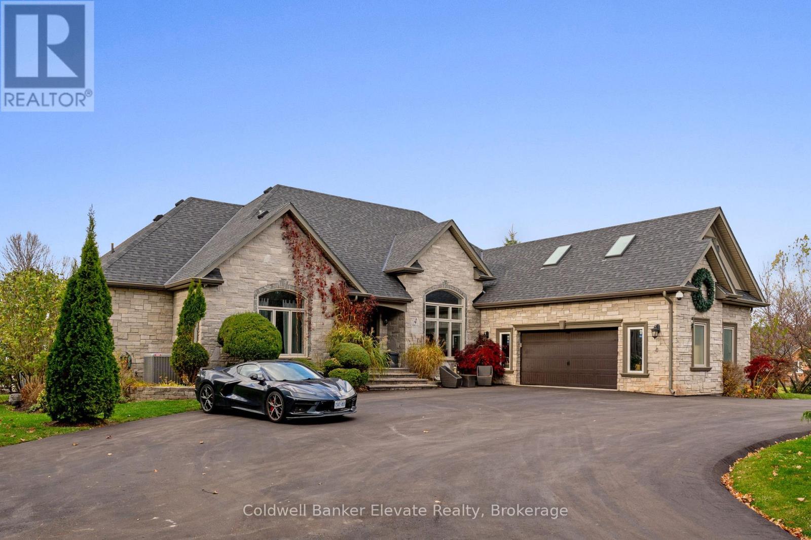 4 Abbitt Cres, Halton Hills Rural Halton Hills, ON L7A 1A6