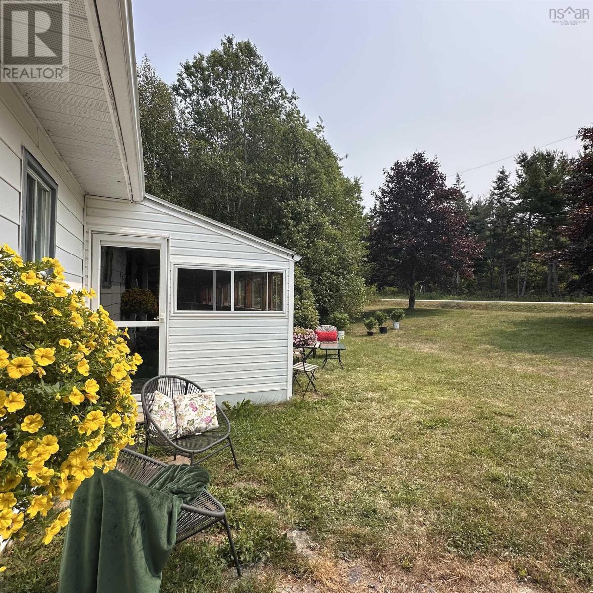 5662 Highway 325, West Clifford, NS B4V 8G8