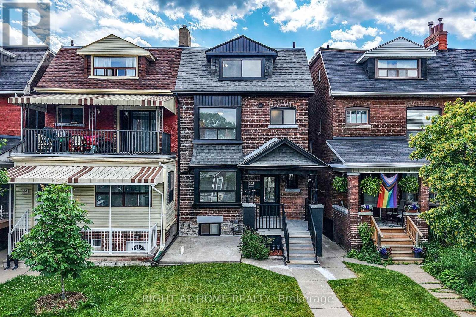 656 Crawford St, Toronto, ON M6G 3K2