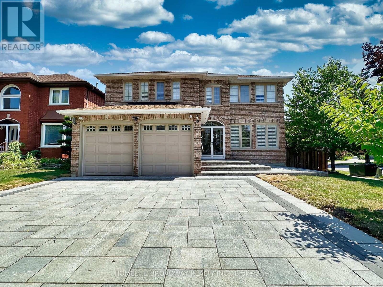 1 Hearthstone Cres, Richmond Hill, ON L4B 3E2