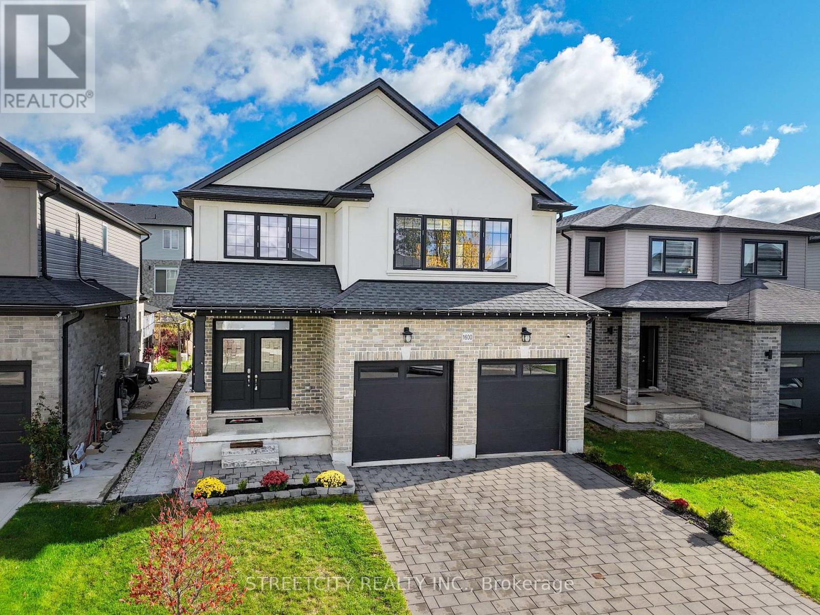 1600 Dylan St, London East East D, ON N6V 0B9