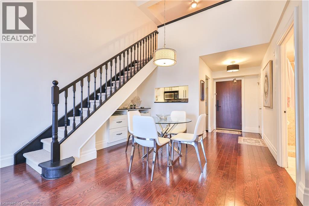 185 Robinson Street Unit 404, Oakville, ON L6J 7P6