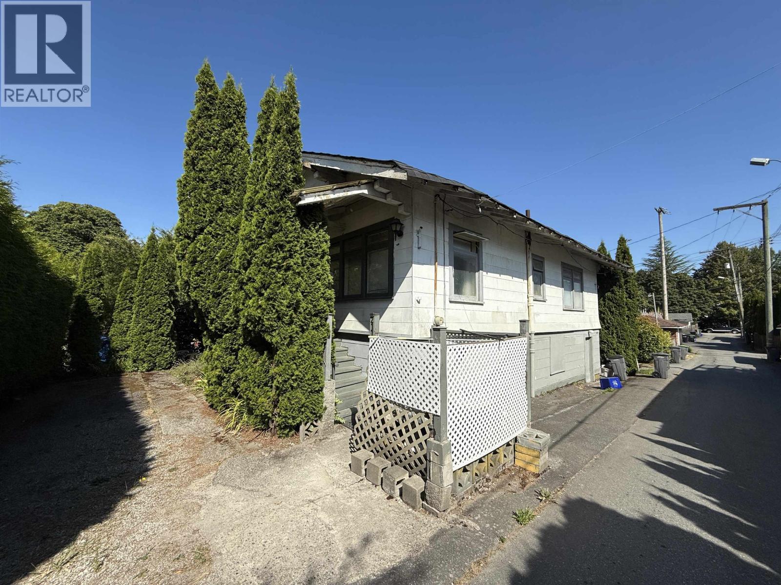 211 E 38th Ave, Vancouver, BC V5W 1H3