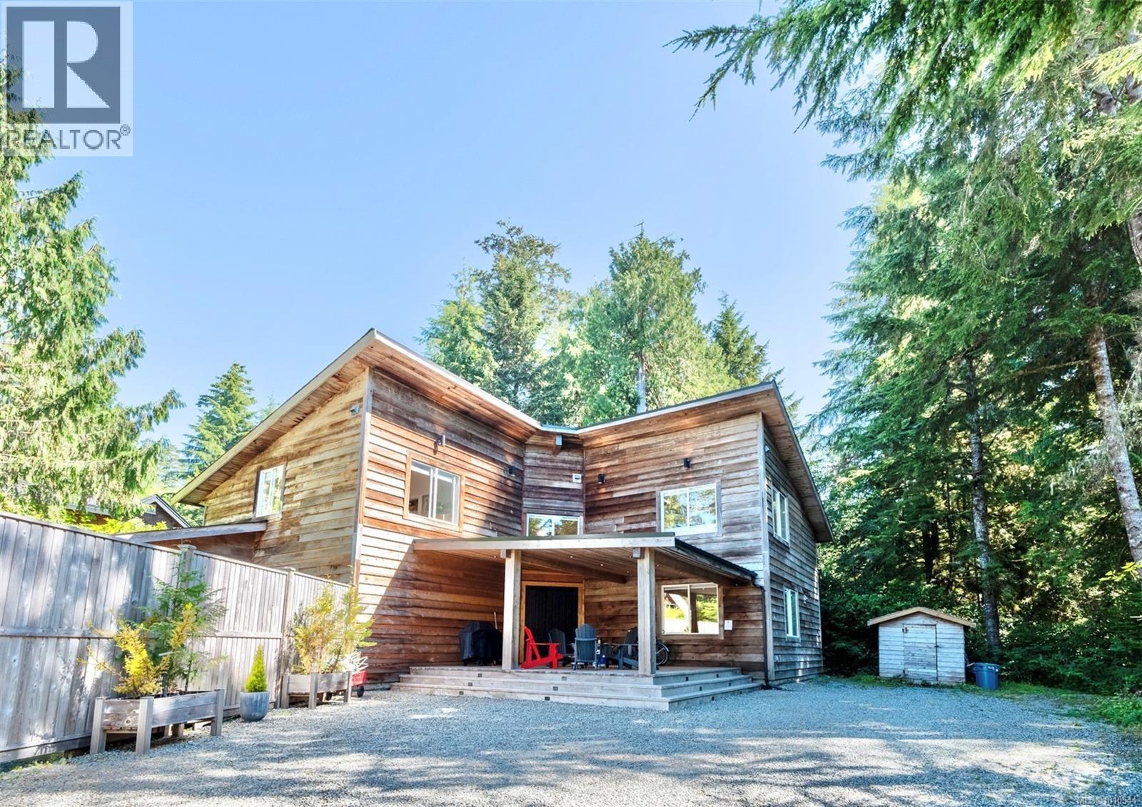 1316 Lynn Rd, Tofino, BC V0R 2Z0