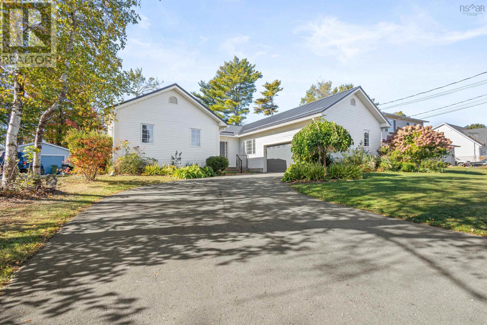 34 Sunset Dr, Bridgewater, NS B4V 3R5