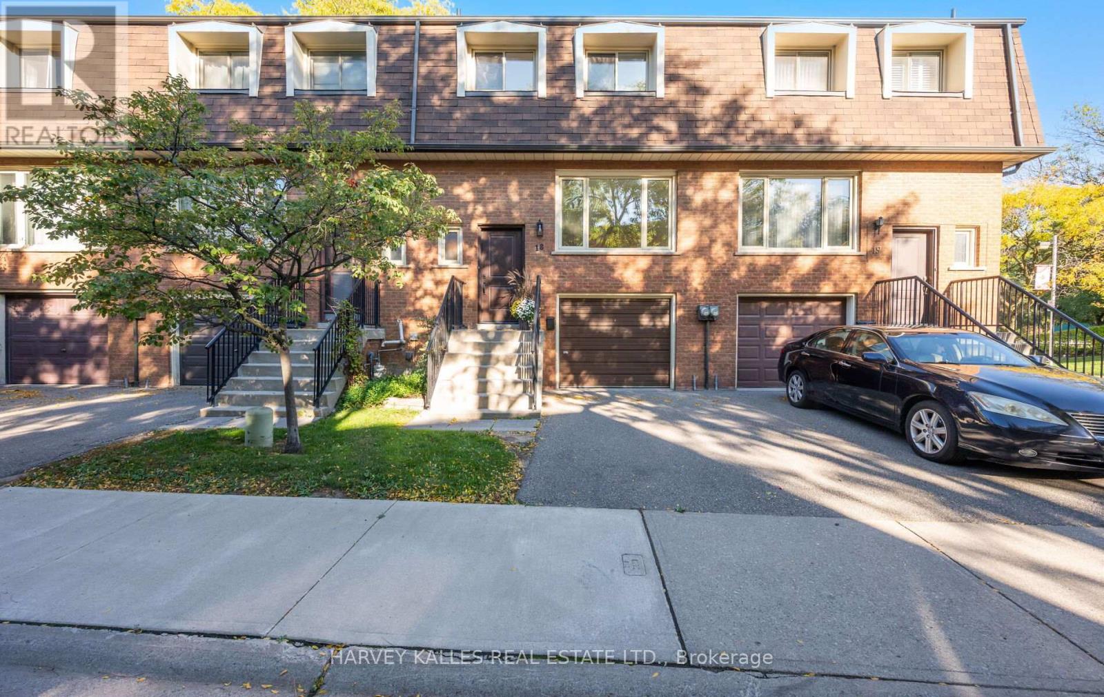 18 Silver Shadow Path, Toronto, ON M9C 4Y2
