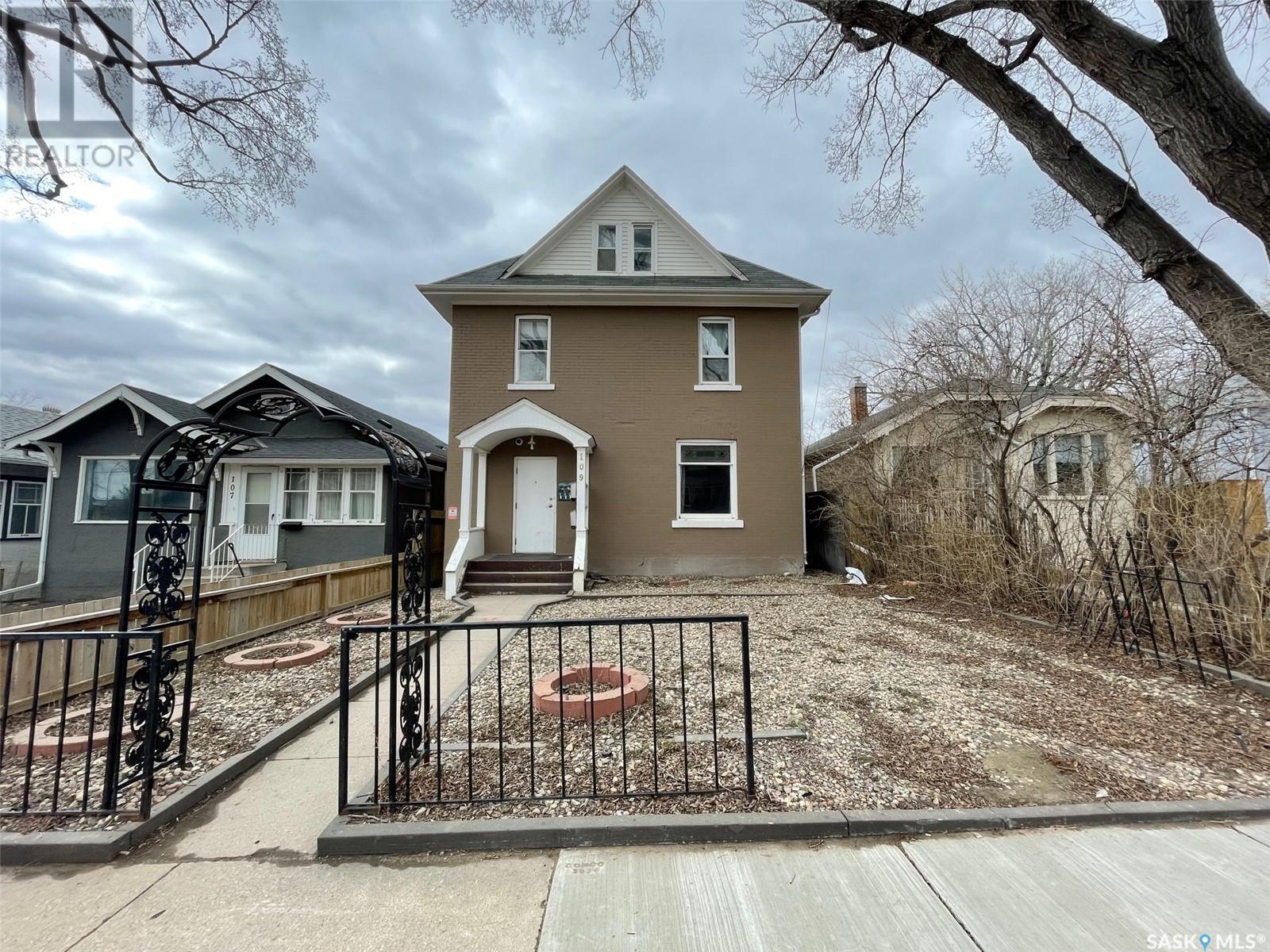 109 28 Street West, Saskatoon, SK S7L 0K1