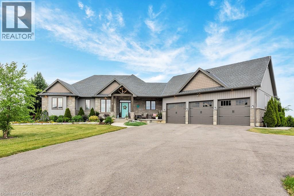 6 Macneil Ct, Brantford, ON N3S 0G3