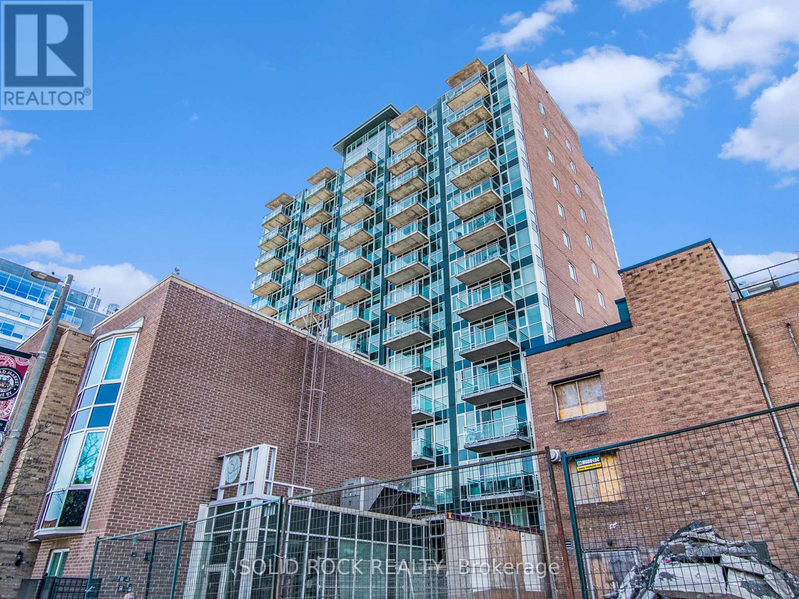 202 134 York St, Ottawa, ON K1N 1K8