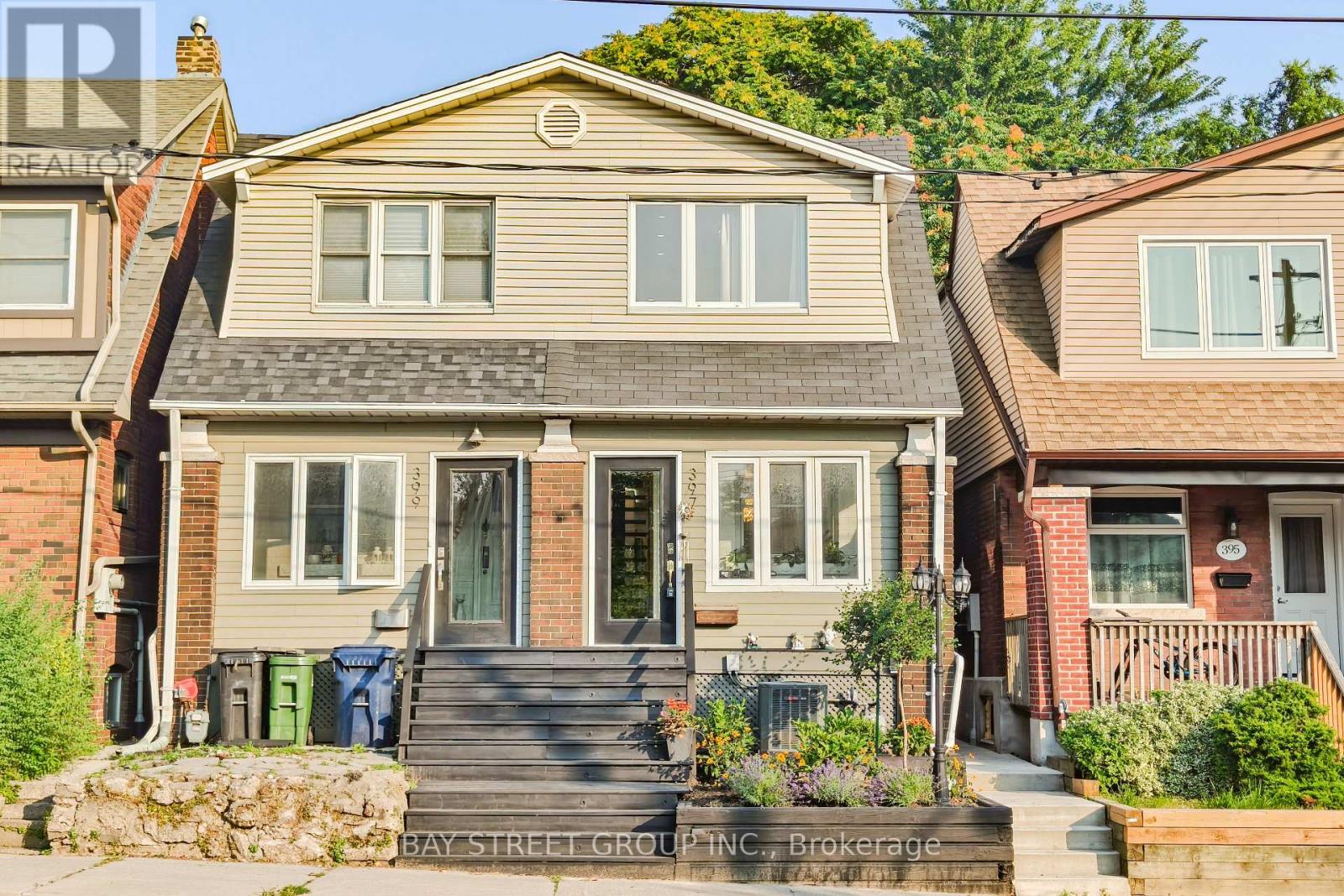 397 Kingston Rd, Toronto, ON M4L 1V1