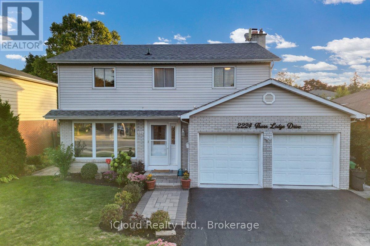 2224 Thorn Lodge Dr, Mississauga, ON L5K 1K2