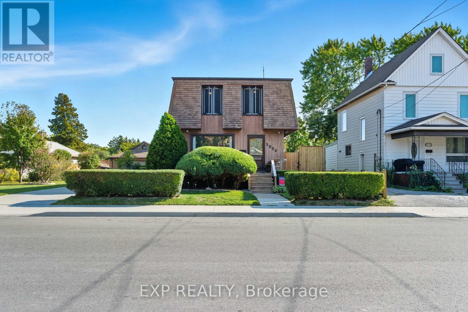 5904 Prospect St, Niagara Falls, ON L2G 1G8