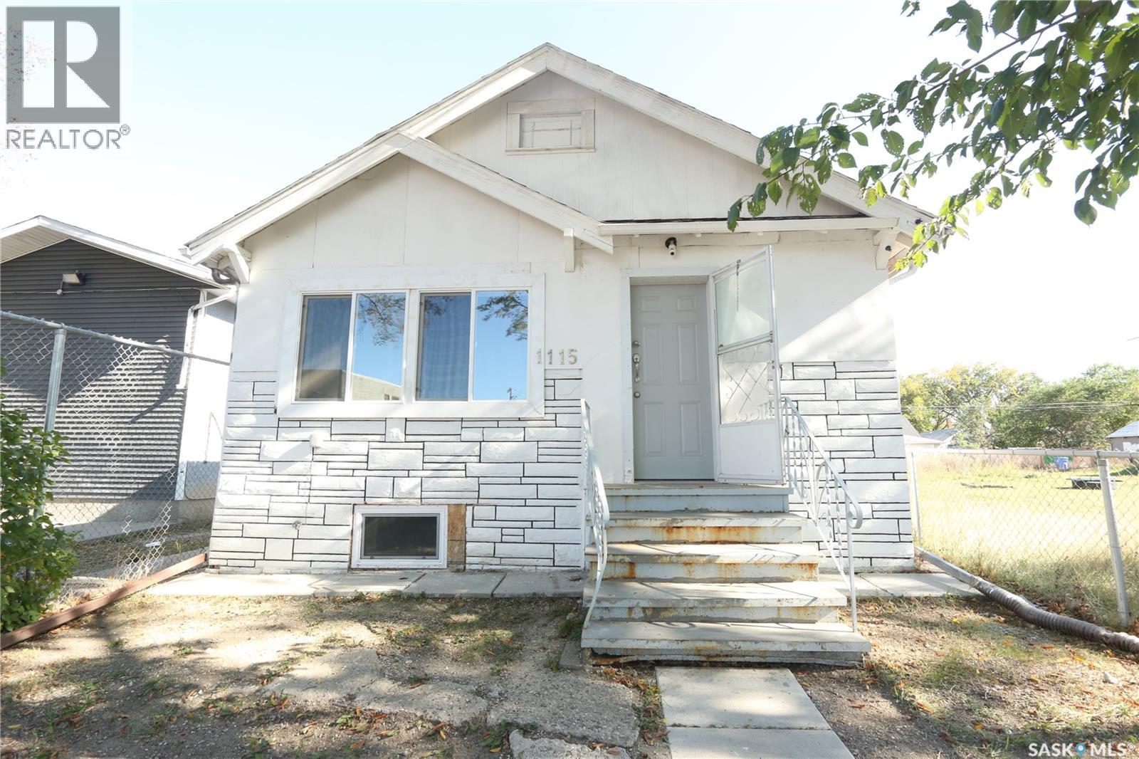 1115 Robinson St, Regina, SK S4T 2N1