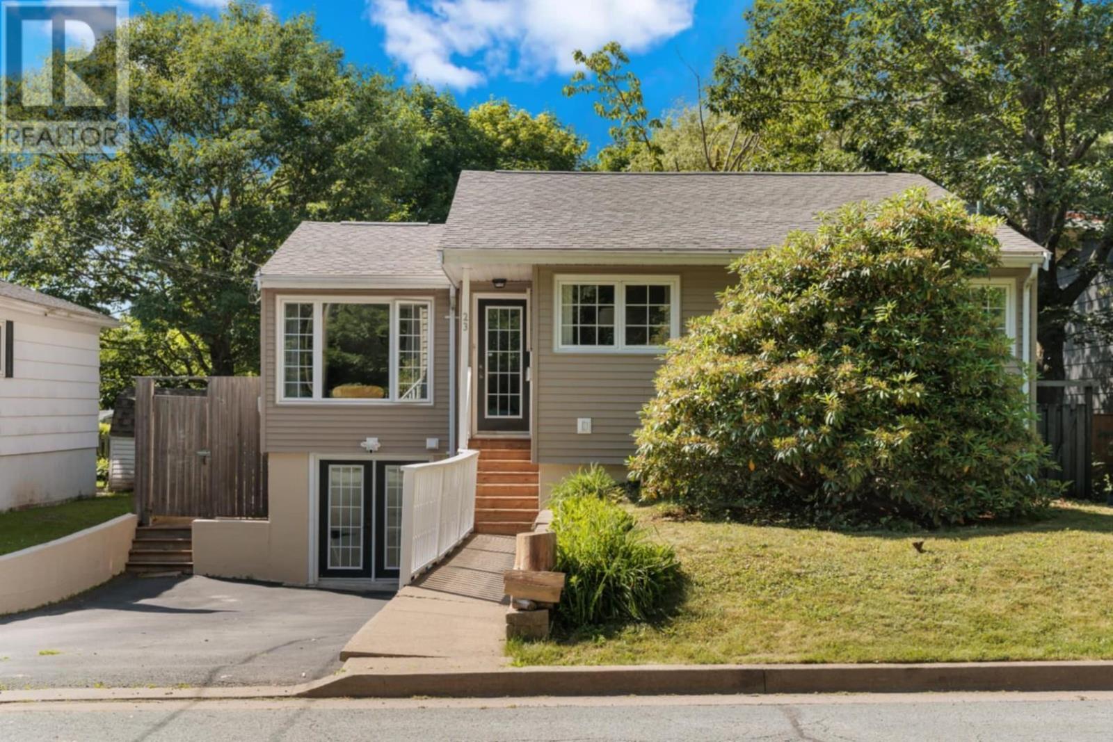 23 Birchwood Ter, Crichton Park, NS B3A 3W2
