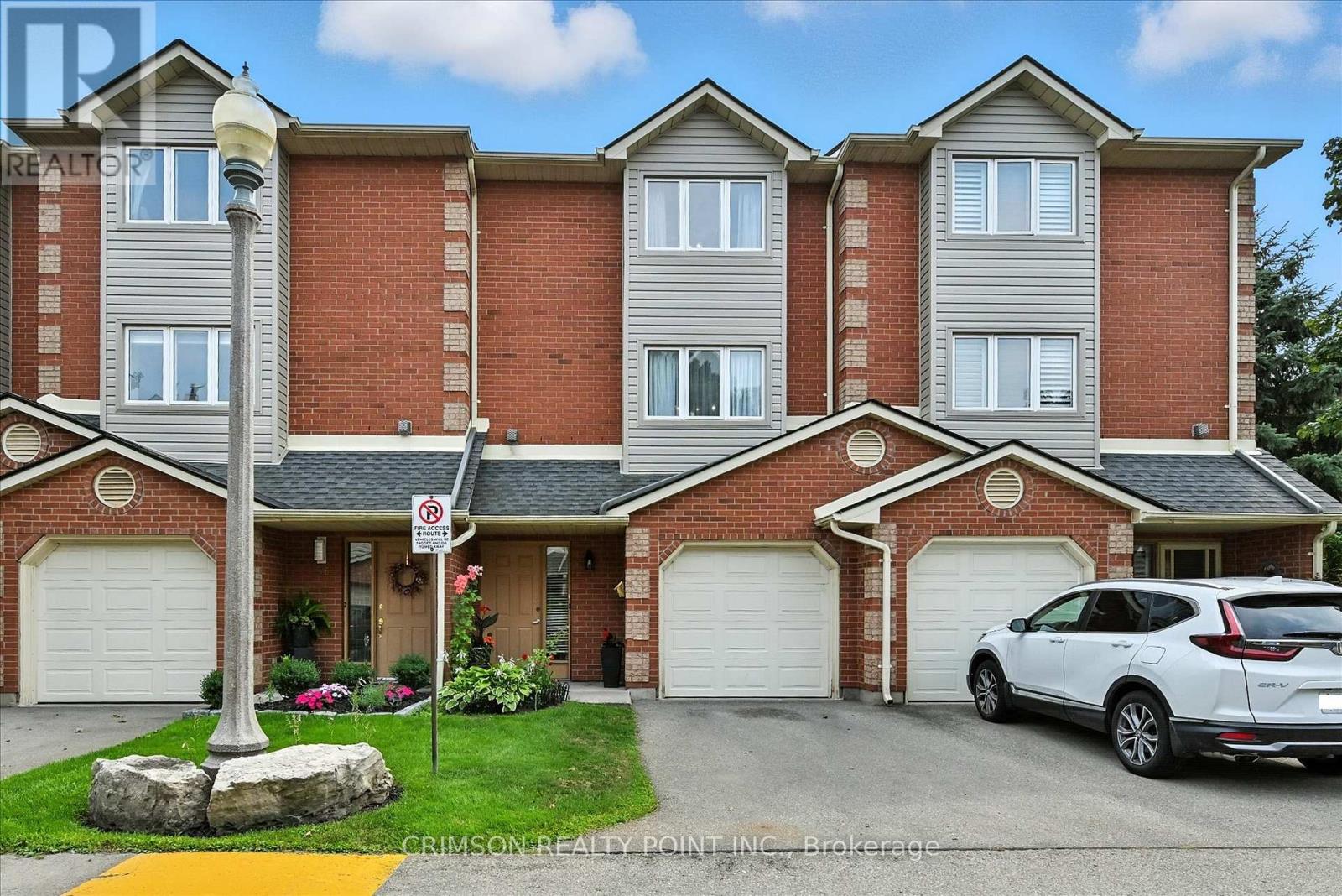 47 72 Stone Church Rd W, Hamilton, ON L9B 2H8