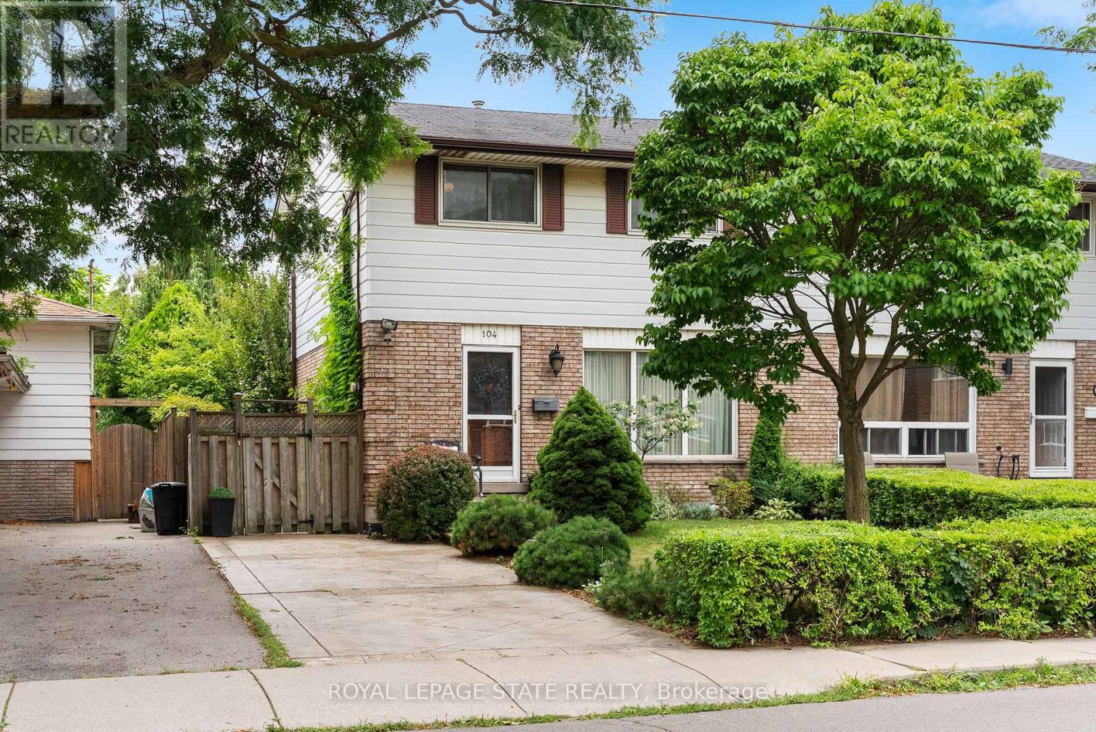 104 Berkindale Dr, Hamilton, ON L8E 1M5
