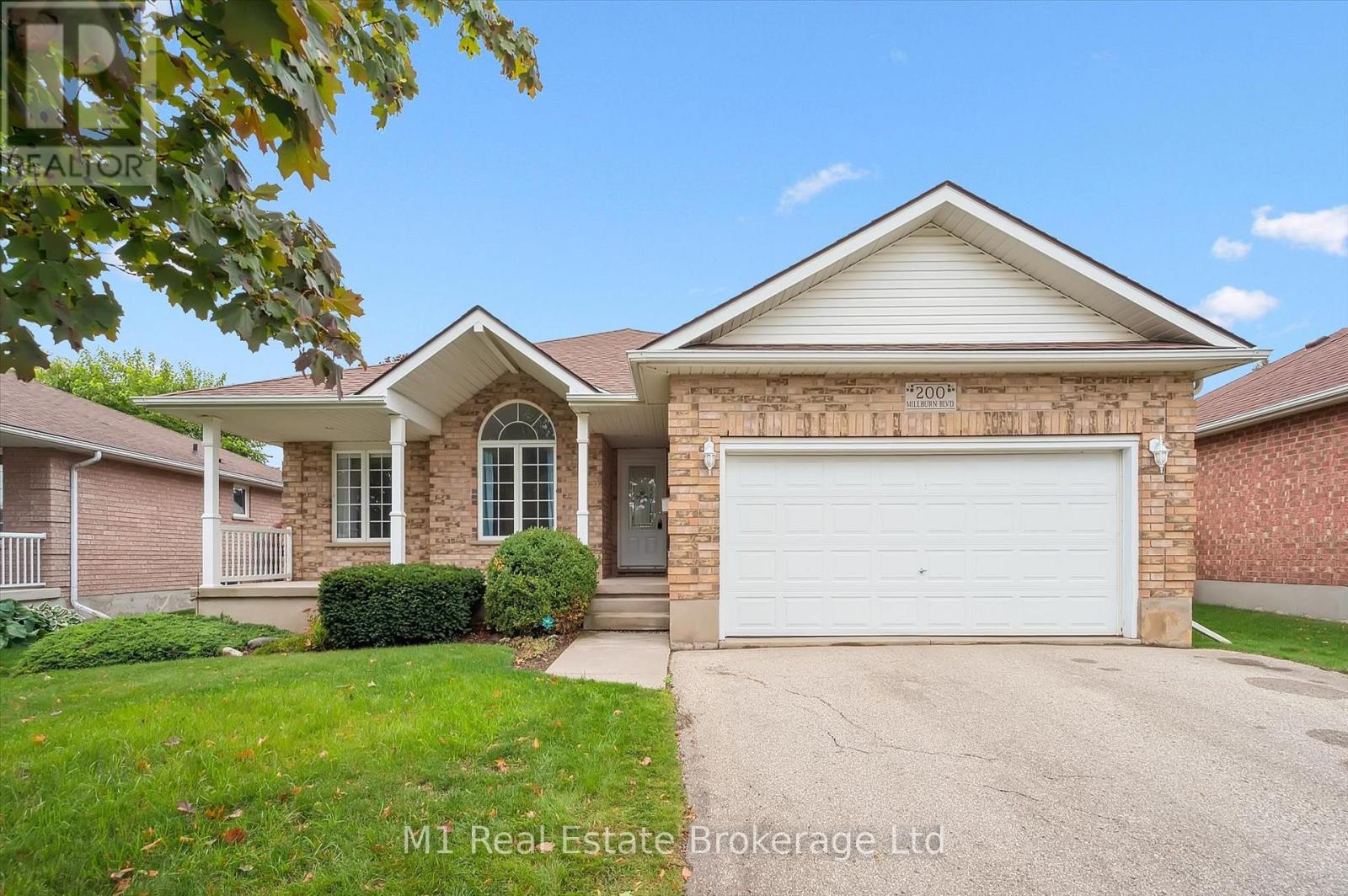 200 Millburn Blvd, Centre Wellington Fergus, ON N1M 0L3