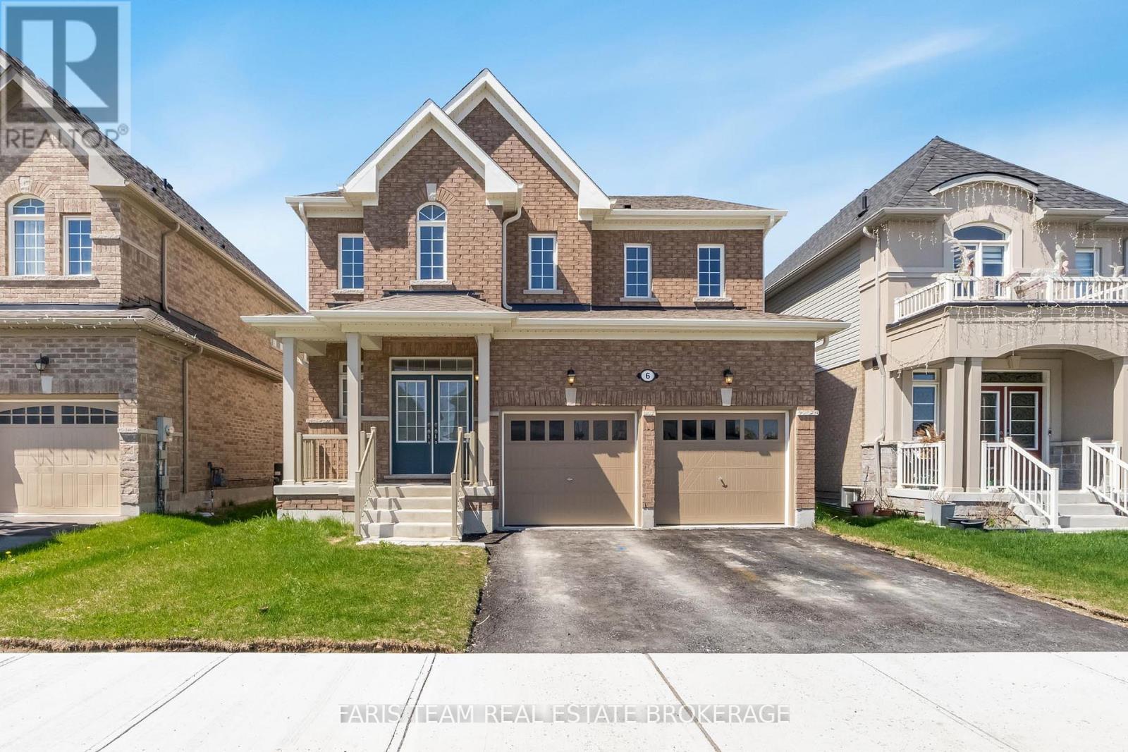 6 Cliff Thompson Ct, Georgina, ON L0E 1R0