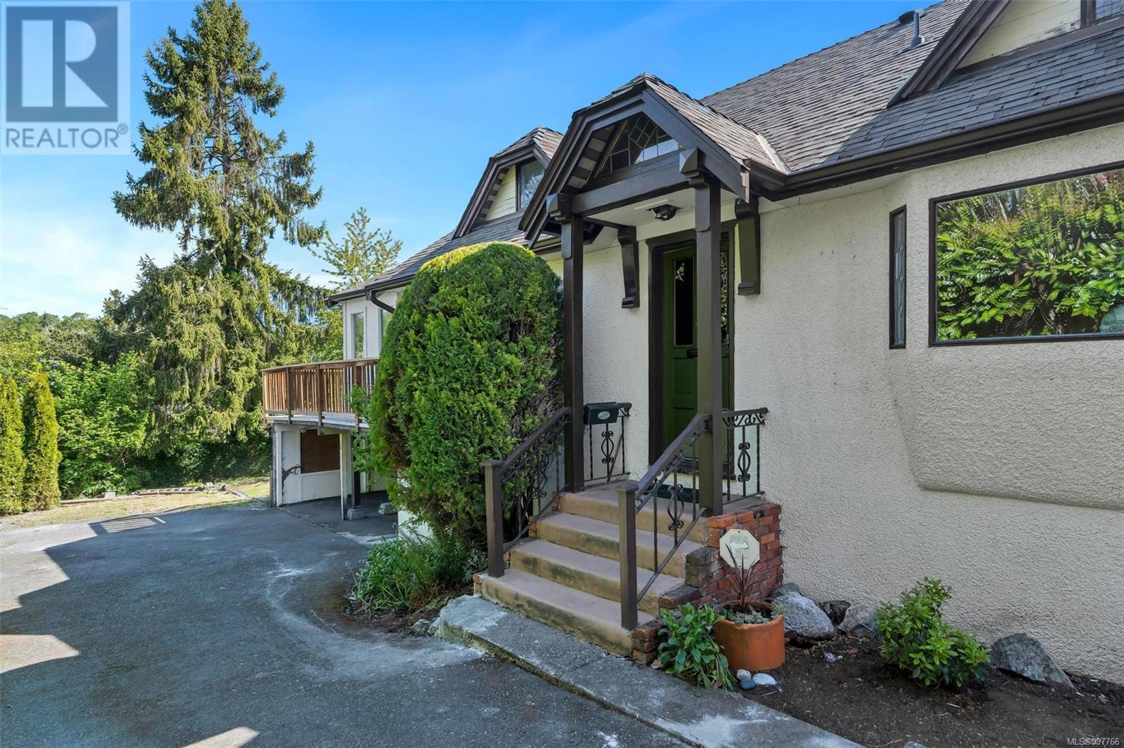 1498 Derby Rd, Saanich, BC V8P 1T5