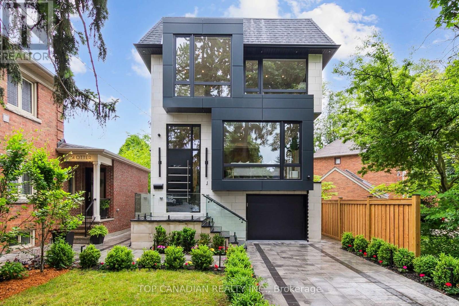 12 Otter Cres, Toronto Bedford Park-nortown, ON M5N 2W2