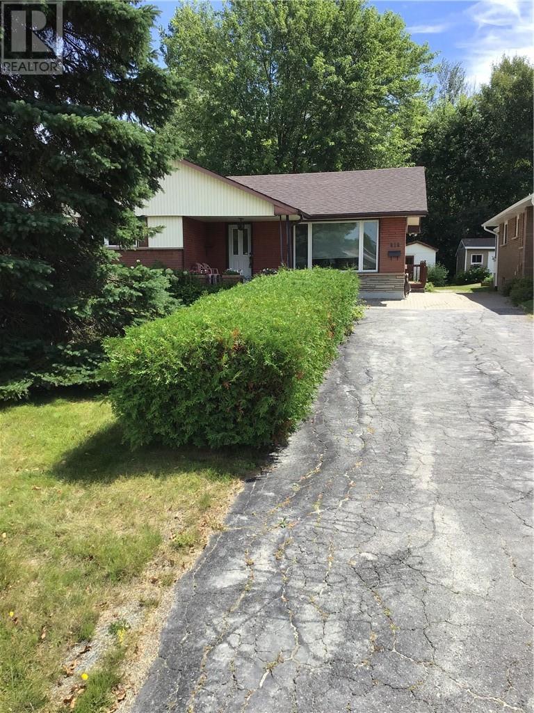918 Tulane Ave, Greater Sudbury, ON P3A 4J9