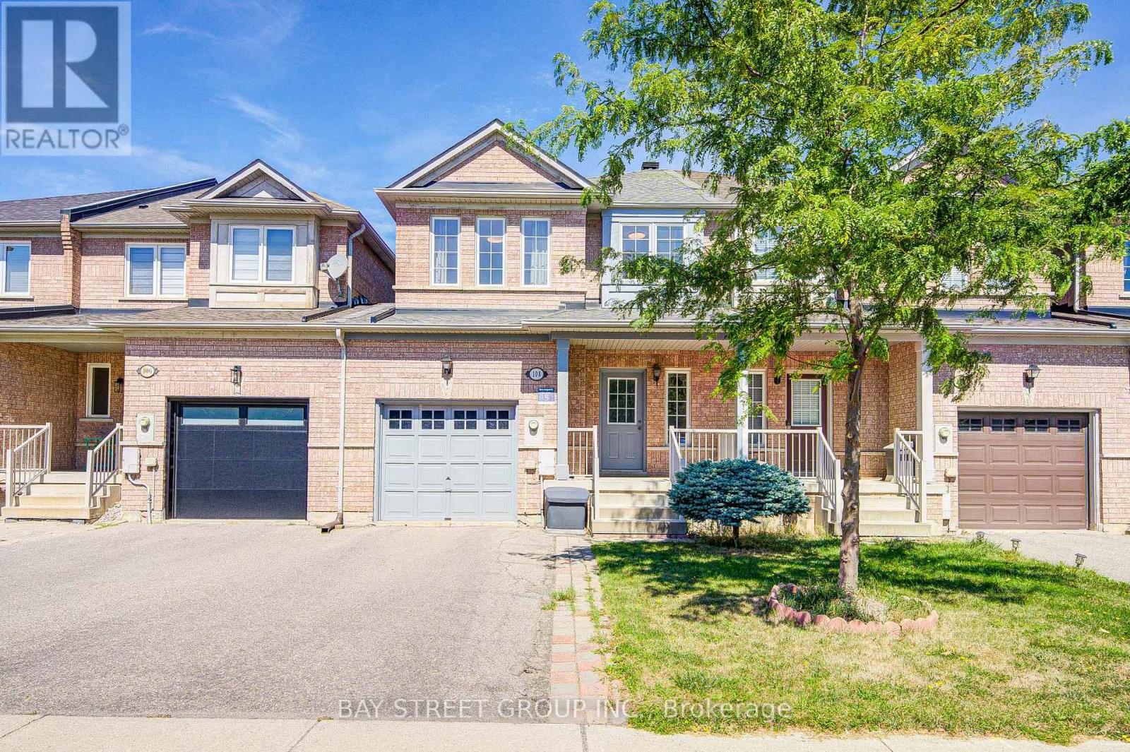 108 Rideau Dr, Richmond Hill, ON L4B 4P1