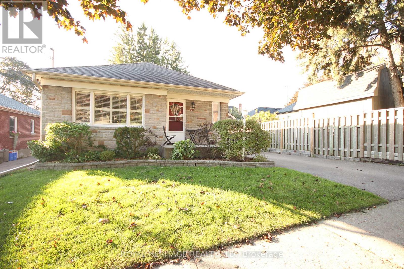 373 Colborne St E, Oshawa, ON L1G 1M9