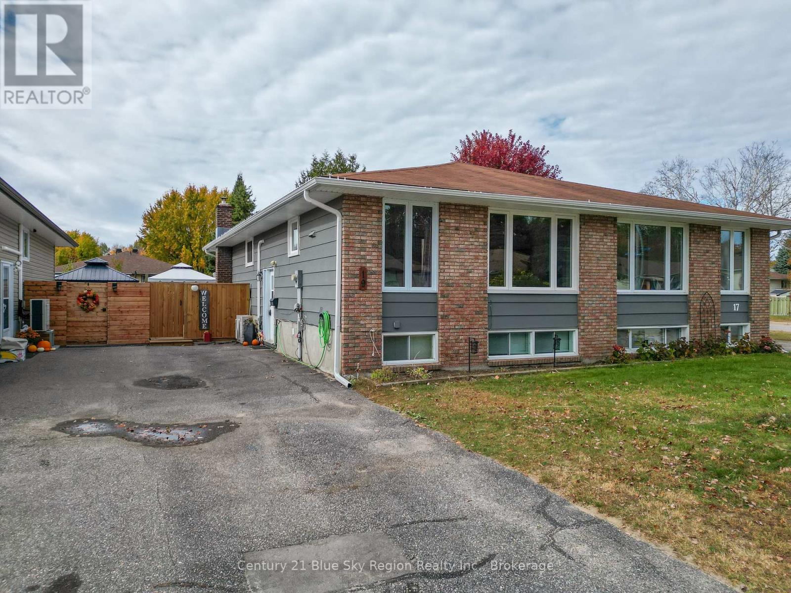 19 Massey Dr, North Bay, ON P1A 3Y3