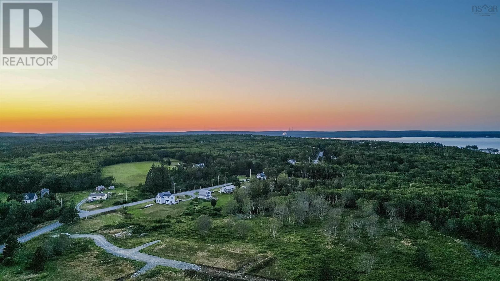 4 Scobey Ln, Mersey Point, NS B0T 1K0