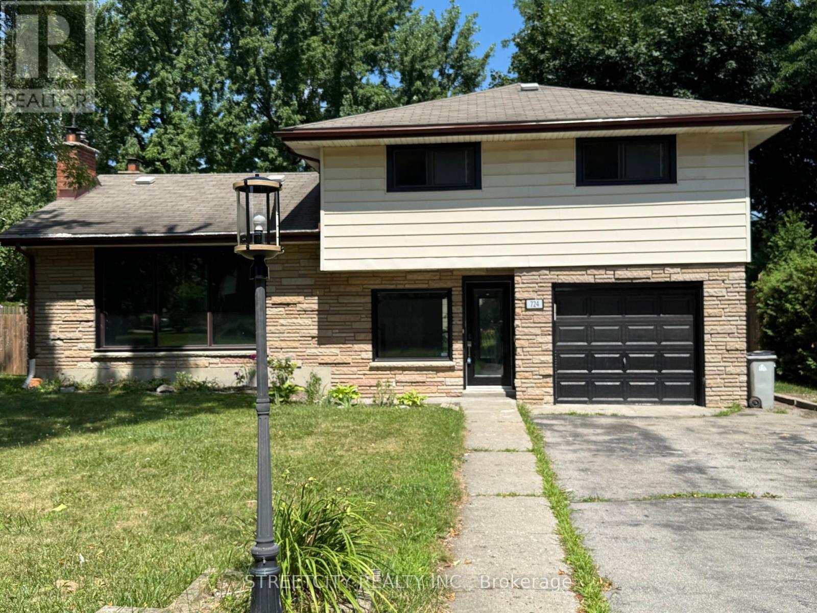 724 Headley Dr, London, ON N6H 3V6