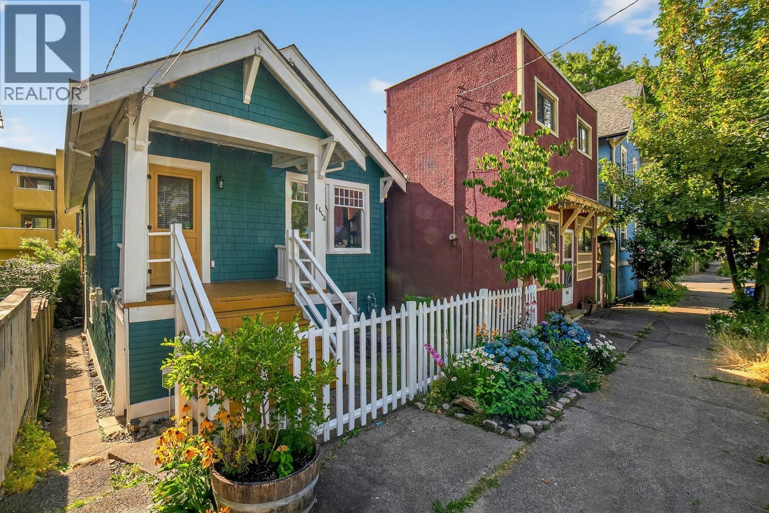1113 Mclean Dr, Vancouver, BC V5L 3N5