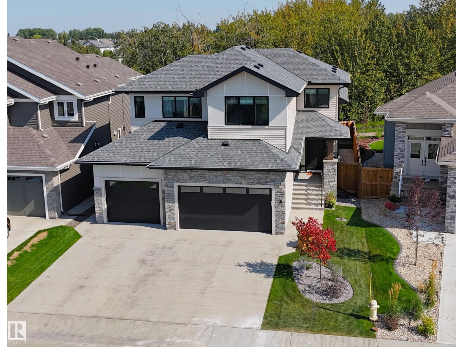 8 Arthur Way, Spruce Grove, AB T7X 0Y4
