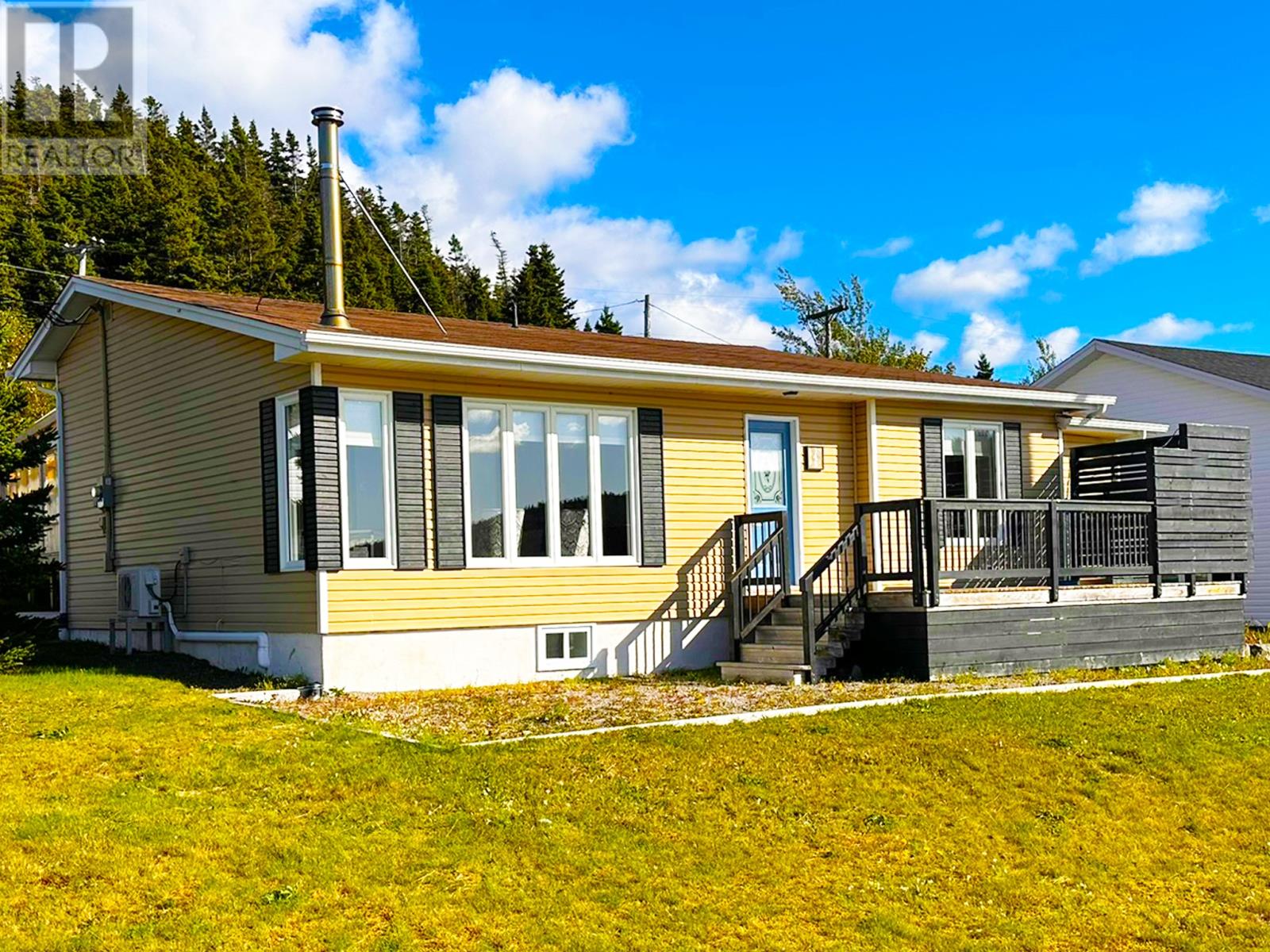140-142 Main Hwy, Whiteway, NL A0B 3L0