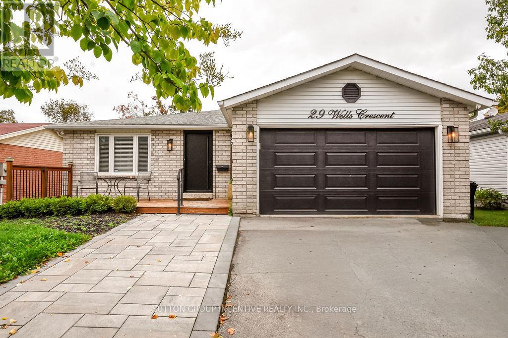 29 Wells Cres, Barrie, ON L4N 5W8