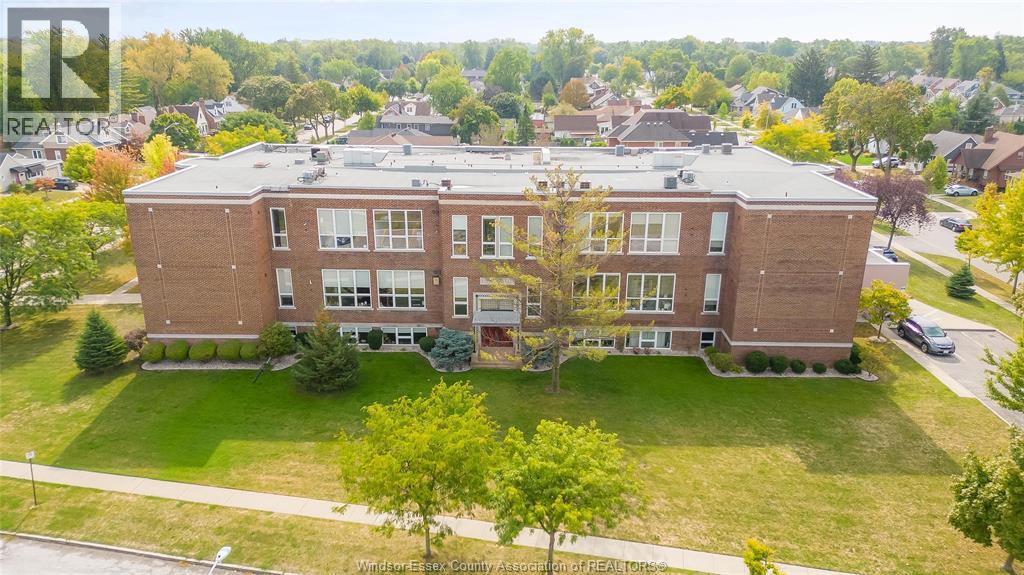 5955 Ontario Unit 302, Windsor, ON N8S 1W6