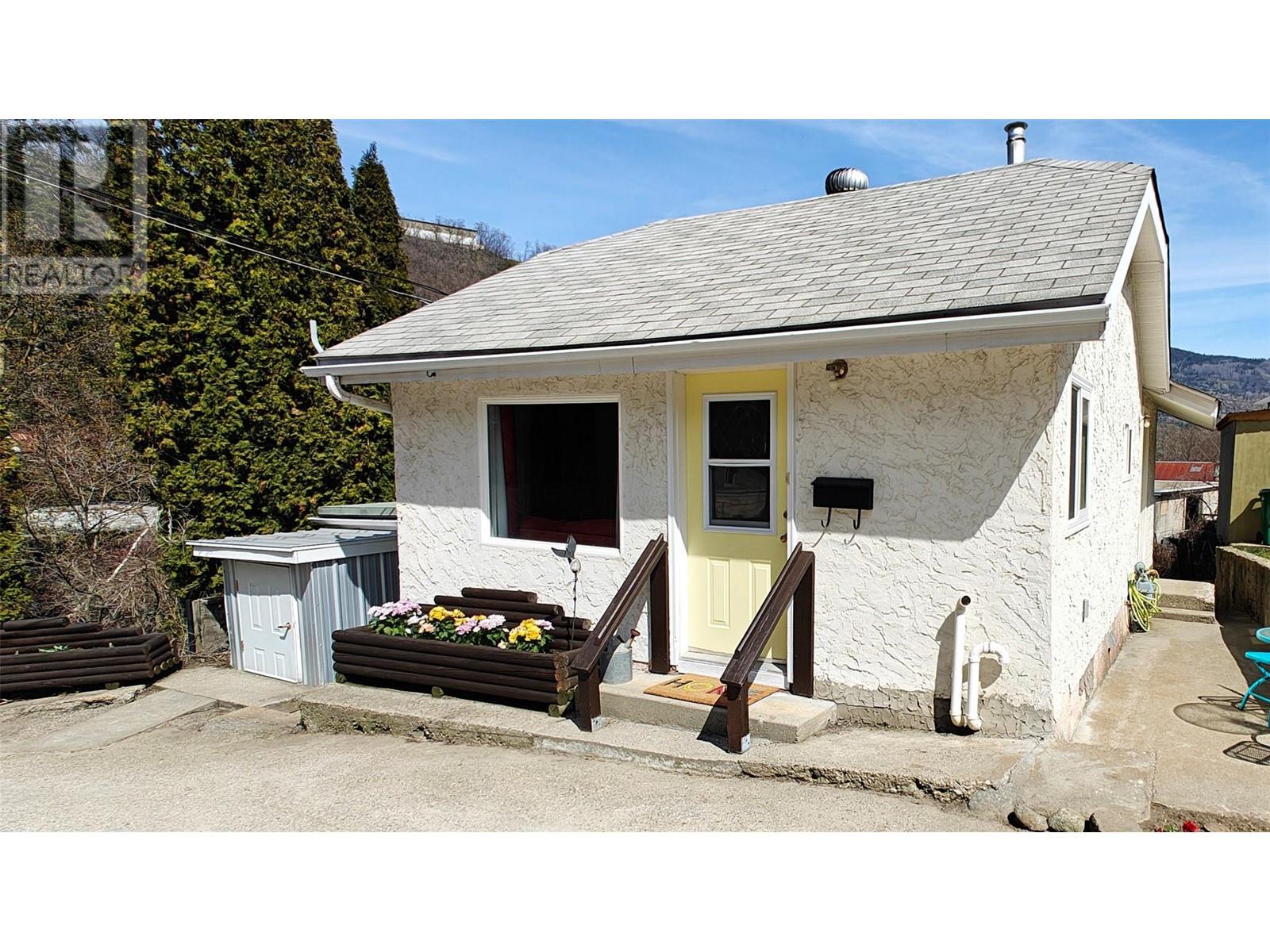 521 Turner St, Warfield, BC V1R 2P6