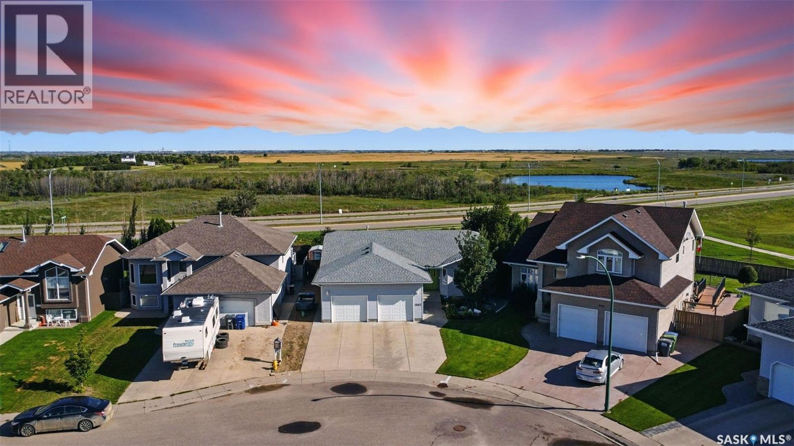 1002 Carr Cres, Saskatoon, SK S7S 1L9