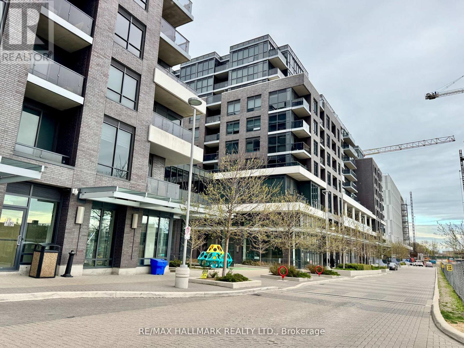 545 26 Gibbs Rd, Toronto, ON M9B 0E3