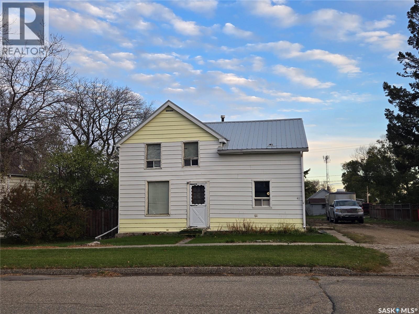 411 Sullivan St, Stoughton, SK S0G 4T0
