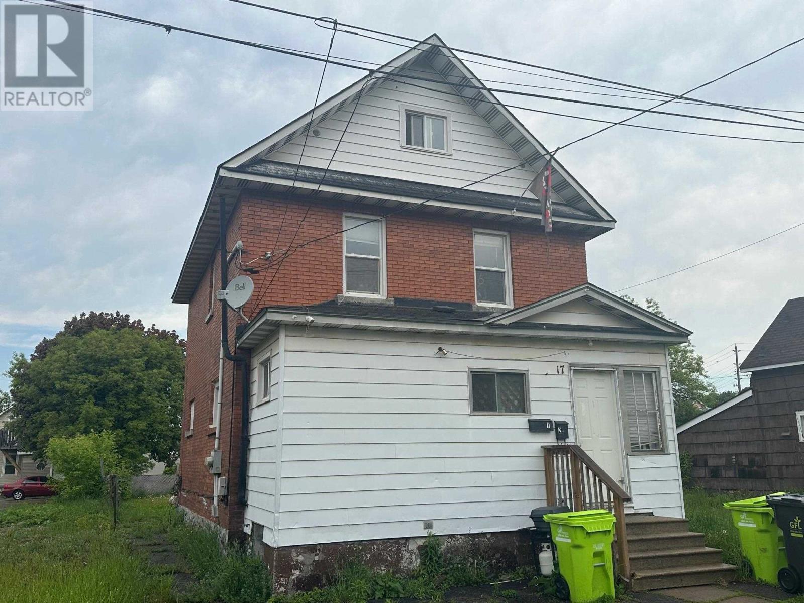 17 Abbott St, Sault Ste. Marie, ON P6A 2V8