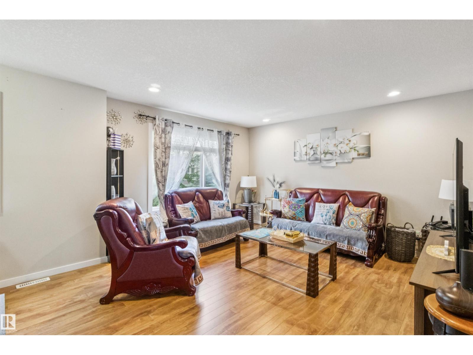9515 160 Avenue Northwest #33, Edmonton, AB T5Z 0M4